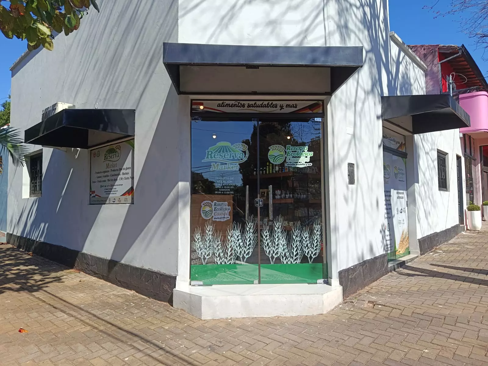 Reserva Ecologica Caacupe, saludables y frutas
